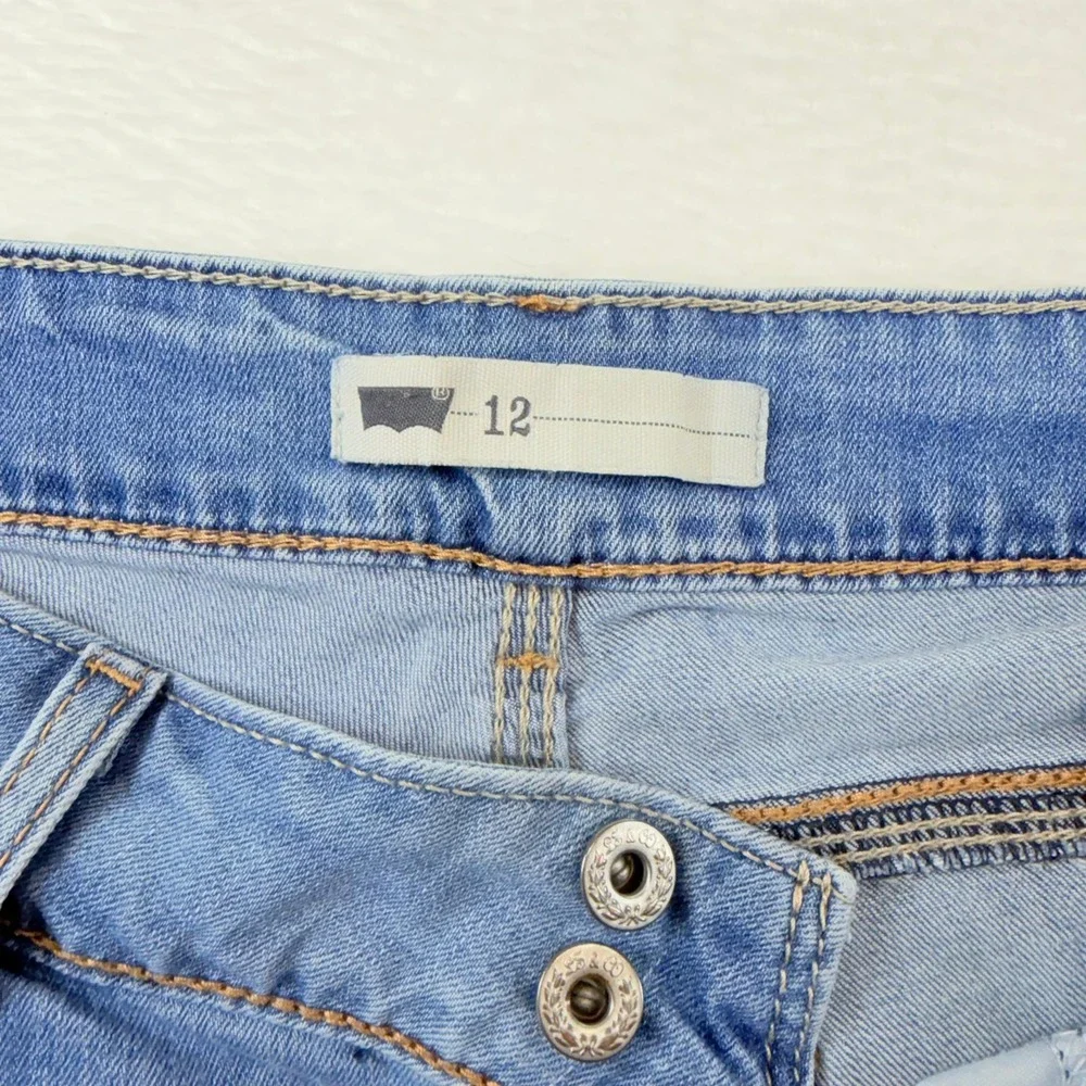 Levis Womens Medium Wash Denim Cuffed Bermuda Shorts Double Button‎ Size 12 W31